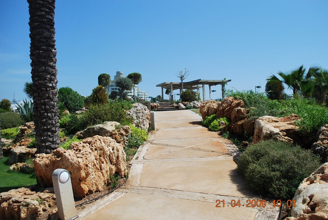 imagini hotel TITANIC LARA